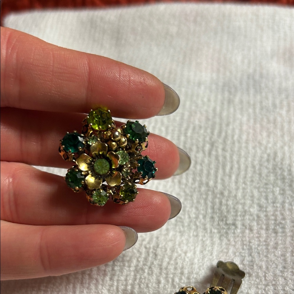 Elegant Gold and Green Floral‎ Clip-On Earrings